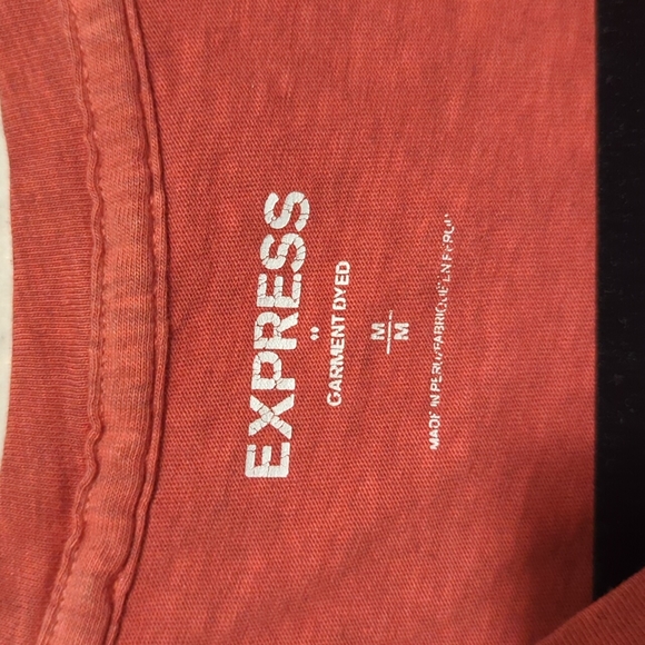 Express red / grey ombre vneck - Picture 3 of 4